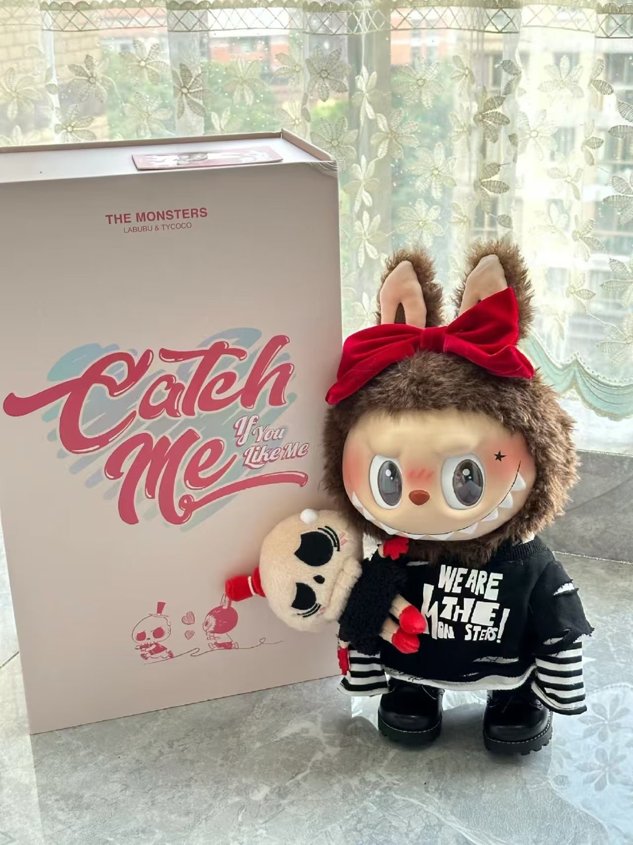 (pre)LABUBU(big)Catch me if you like me（black&white) rubber-lined plush doll